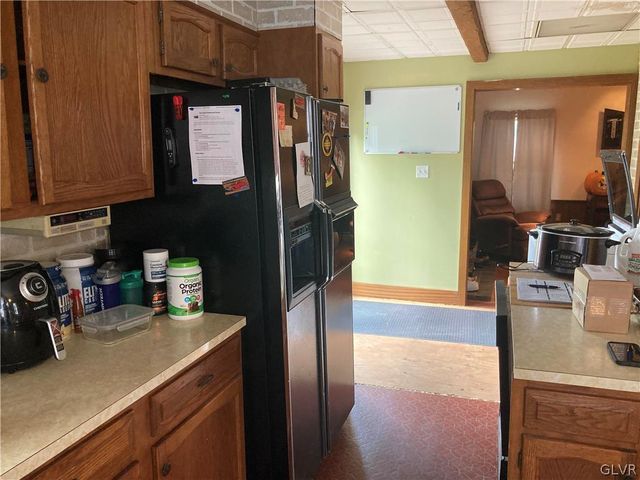 696 South Delaware Drive, Upper Mt Bethel Twp, PA 18343
