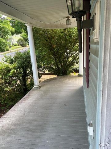 696 South Delaware Drive, Upper Mt Bethel Twp, PA 18343