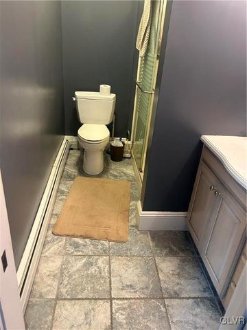 696 South Delaware Drive, Upper Mt Bethel Twp, PA 18343