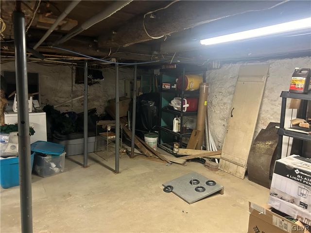 696 South Delaware Drive, Upper Mt Bethel Twp, PA 18343