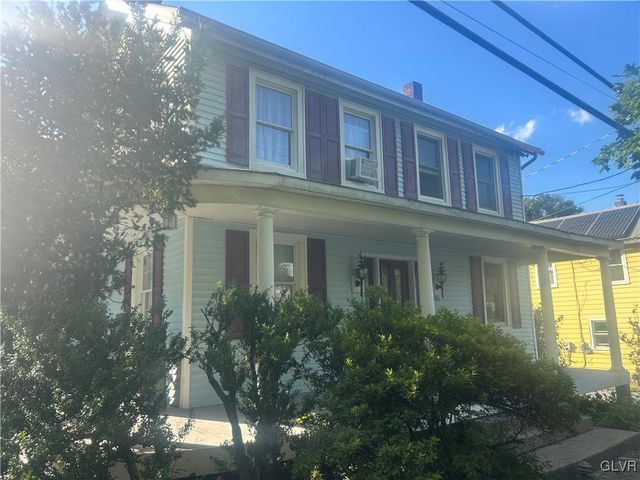 696 South Delaware Drive, Upper Mt Bethel Twp, PA 18343