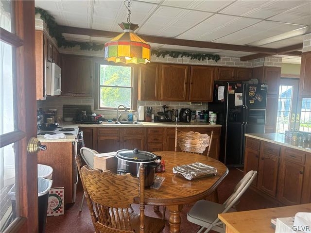 696 South Delaware Drive, Upper Mt Bethel Twp, PA 18343