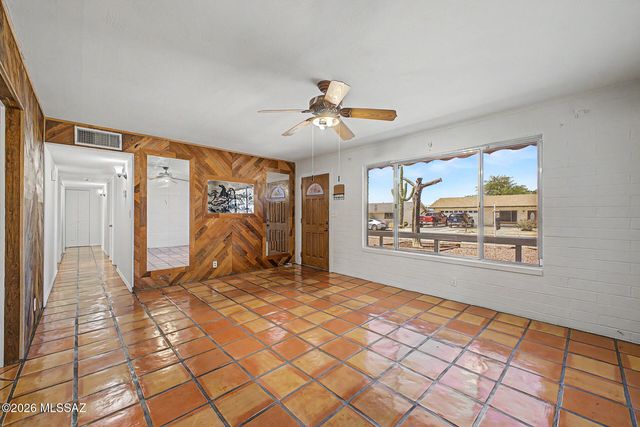 6282 E 33rd Street, Tucson, AZ 85711