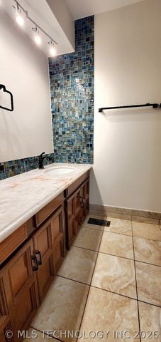 9131 E 17th Street, Tulsa, OK 74112