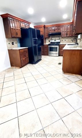 9131 E 17th Street, Tulsa, OK 74112