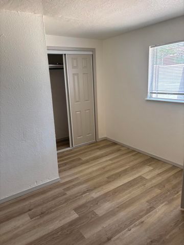 427 Odelia Road NE, Corrales, NM 87048