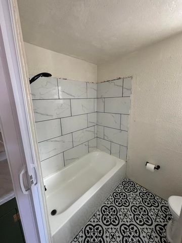 427 Odelia Road NE, Corrales, NM 87048