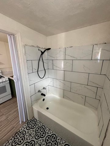 427 Odelia Road NE, Corrales, NM 87048