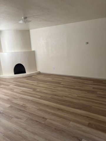 427 Odelia Road NE, Corrales, NM 87048