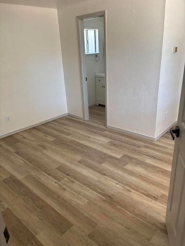 427 Odelia Road NE, Corrales, NM 87048