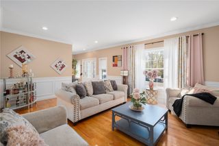 14 Dover Avenue, Lincoln, RI 02865