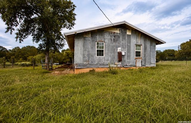 512 Southwind Loop, Seguin, TX 78155