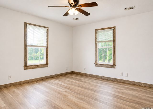 512 Southwind Loop, Seguin, TX 78155