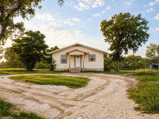 512 Southwind Loop, Seguin, TX 78155