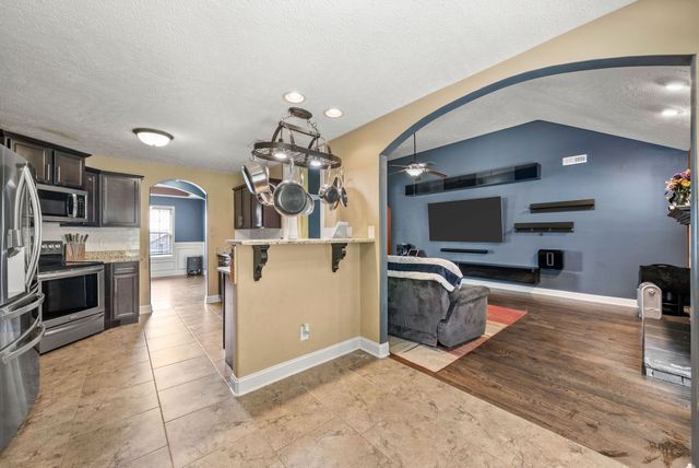 3296 Timberdale Dr, Clarksville, TN 37042
