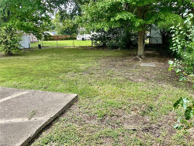 23 Tillerson DR, Newport News, VA 23602