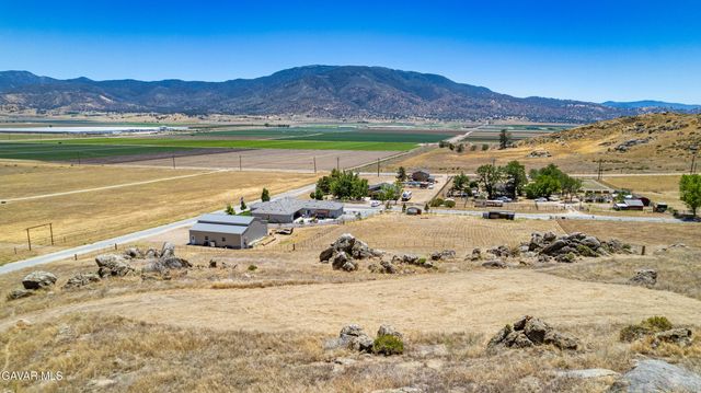 Castle Gate Drive, Tehachapi, CA 93561