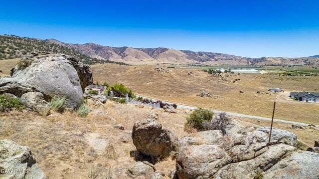 Castle Gate Drive, Tehachapi, CA 93561