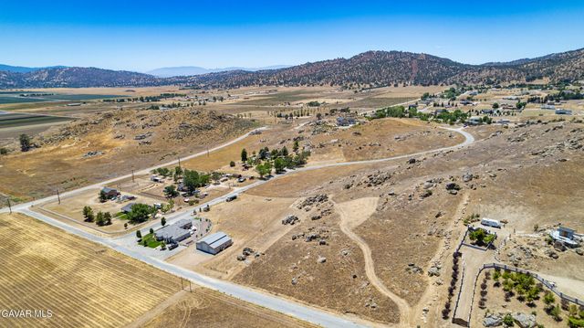 Castle Gate Drive, Tehachapi, CA 93561