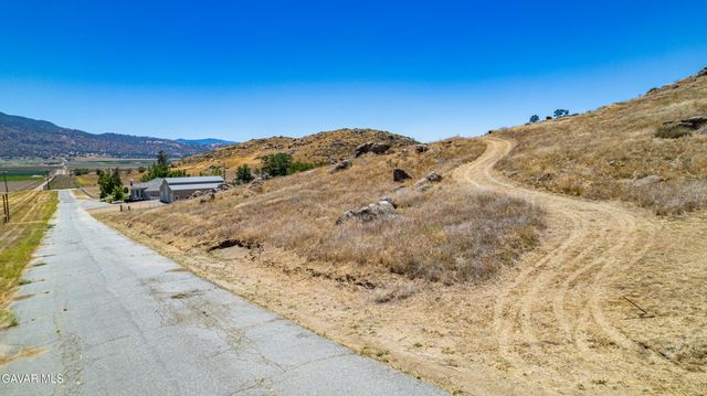 Castle Gate Drive, Tehachapi, CA 93561