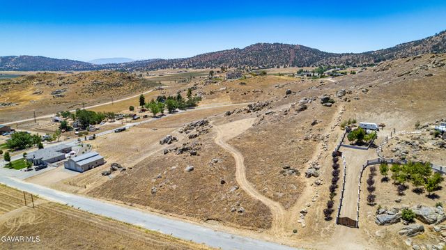 Castle Gate Drive, Tehachapi, CA 93561