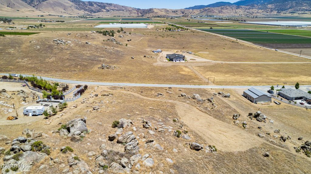 Castle Gate Drive, Tehachapi, CA 93561