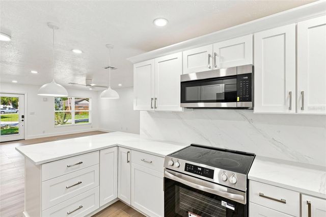 2881 POPPY ROAD, Venice, FL 34293
