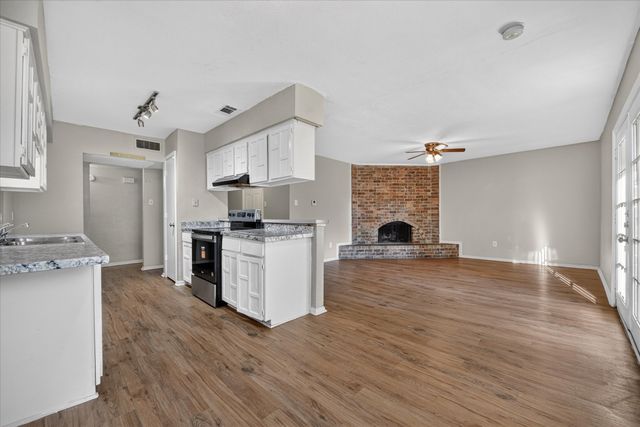 7012 Lincolnshire Lane, North Richland Hills, TX 76182