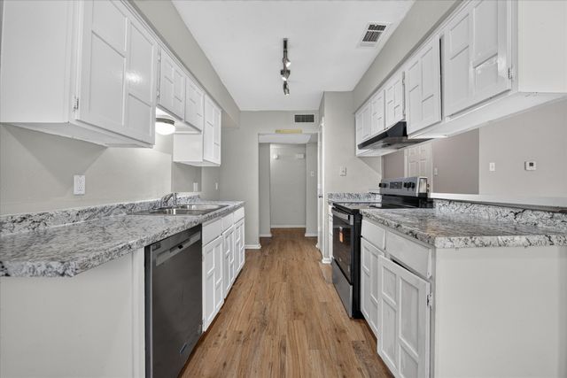 7012 Lincolnshire Lane, North Richland Hills, TX 76182
