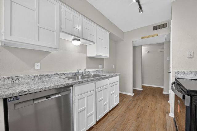 7012 Lincolnshire Lane, North Richland Hills, TX 76182