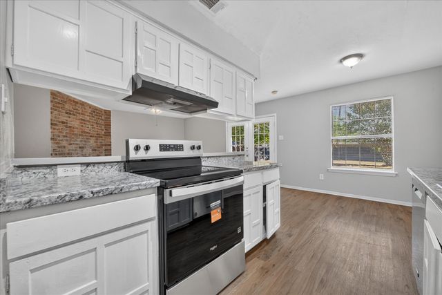 7012 Lincolnshire Lane, North Richland Hills, TX 76182