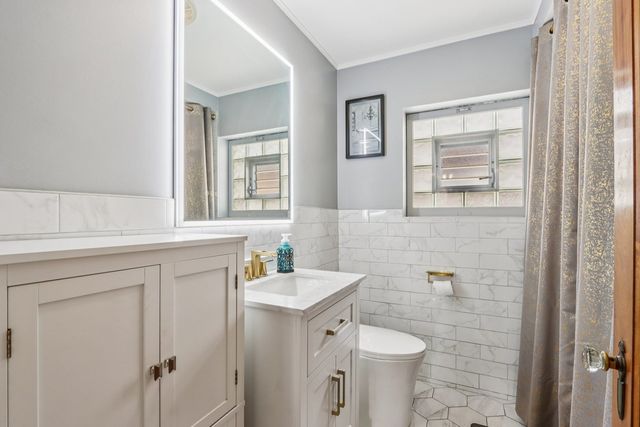 2246 Clinton Avenue, Berwyn, IL 60402