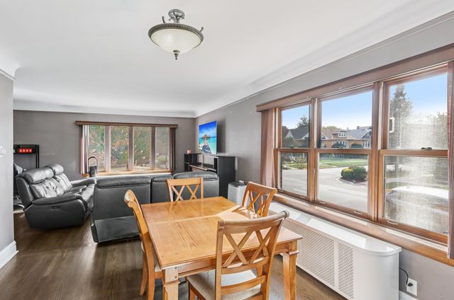 2246 Clinton Avenue, Berwyn, IL 60402