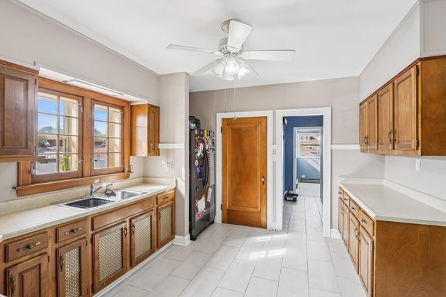 2246 Clinton Avenue, Berwyn, IL 60402