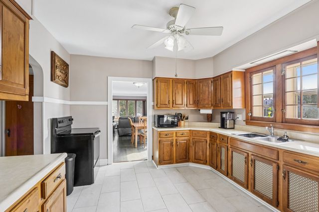 2246 Clinton Avenue, Berwyn, IL 60402