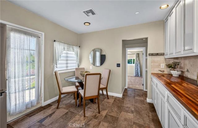 21 W Hilton Avenue, Redlands, CA 92373