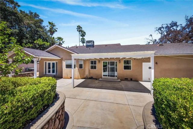 21 W Hilton Avenue, Redlands, CA 92373