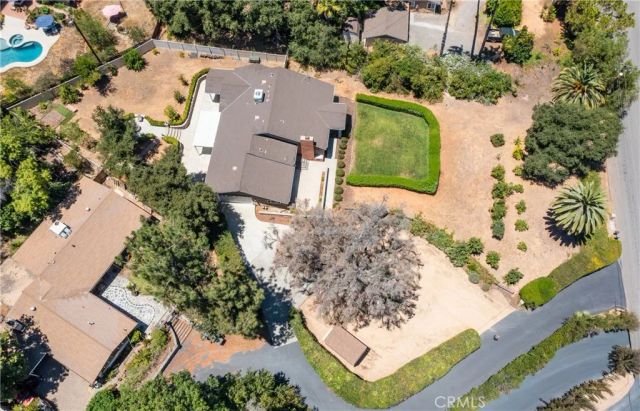 21 W Hilton Avenue, Redlands, CA 92373