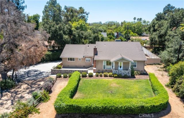 21 W Hilton Avenue, Redlands, CA 92373