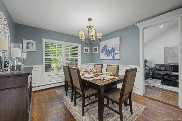 15 Winnecomac Circle, Kings Park, NY 11754
