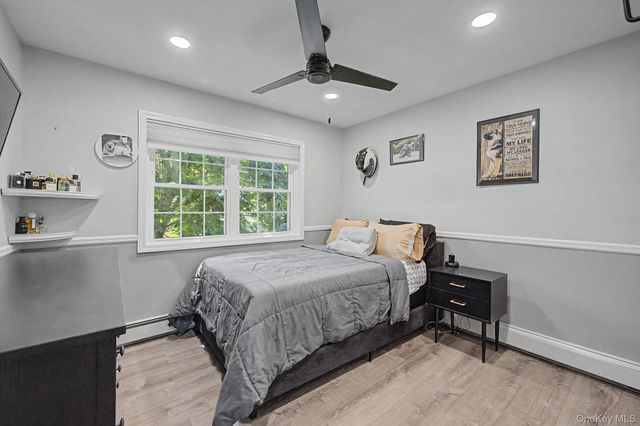 15 Winnecomac Circle, Kings Park, NY 11754