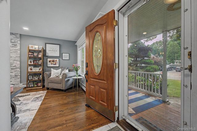 15 Winnecomac Circle, Kings Park, NY 11754