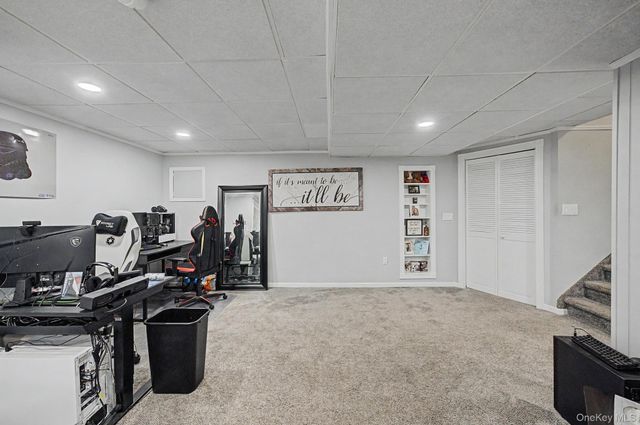 15 Winnecomac Circle, Kings Park, NY 11754