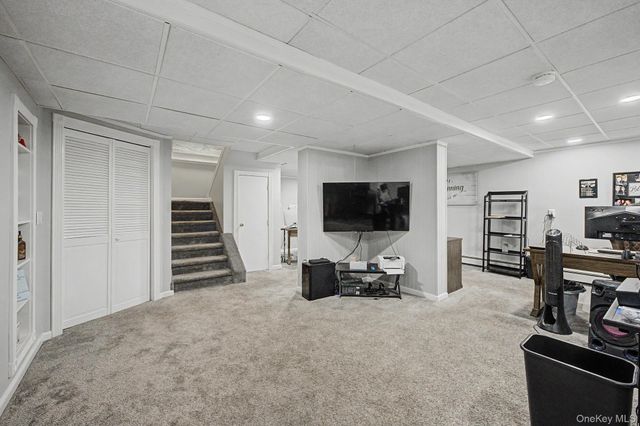 15 Winnecomac Circle, Kings Park, NY 11754