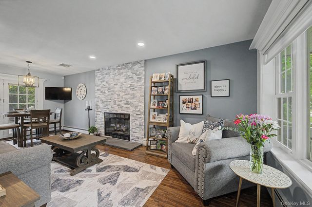 15 Winnecomac Circle, Kings Park, NY 11754