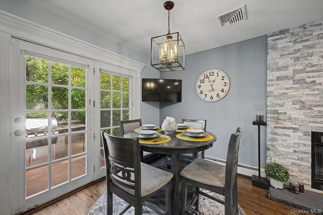 15 Winnecomac Circle, Kings Park, NY 11754