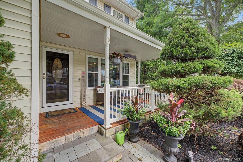 15 Winnecomac Circle, Kings Park, NY 11754 — photo 2