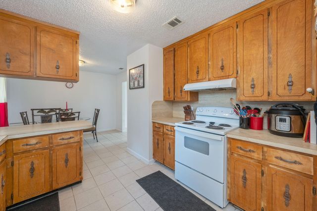 102 Alice Drive, Defuniak Springs, FL 32435