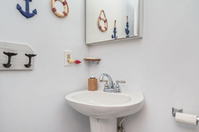 102 Alice Drive, Defuniak Springs, FL 32435