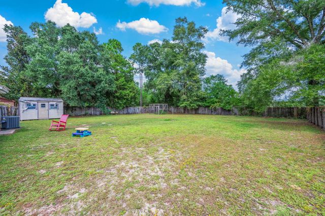 102 Alice Drive, Defuniak Springs, FL 32435